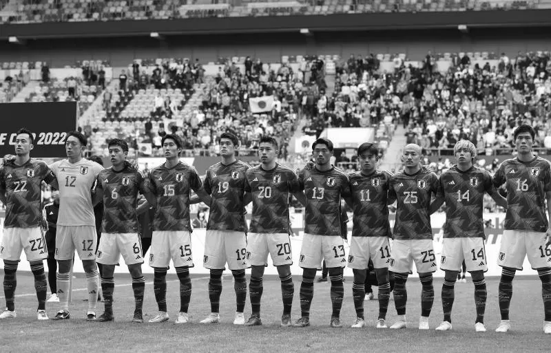 サッカー日本代表の背番号９岡崎慎司が凄い！嫁の画像も公開！ image 3