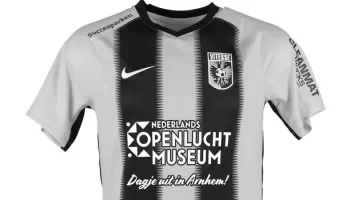 【伝統】ミランのユニフォームに袖を通す本田圭佑 image 3