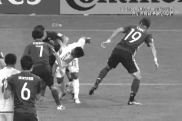 サッカー日本代表UAE戦の誤審は審判の確信犯！ image 1