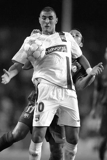 レアルマドリードのベンゼマとイグアイン、どちらが優れたFWか？ image 0