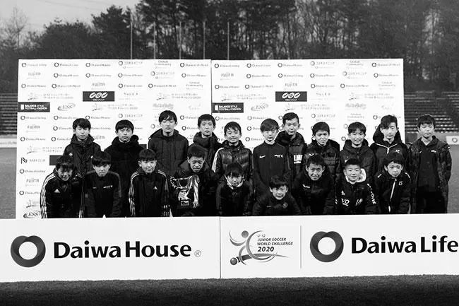 祝ＰＬ制覇！本田圭佑と岡崎慎司の仲良しコンビが凄過ぎると話題に！ photo 0