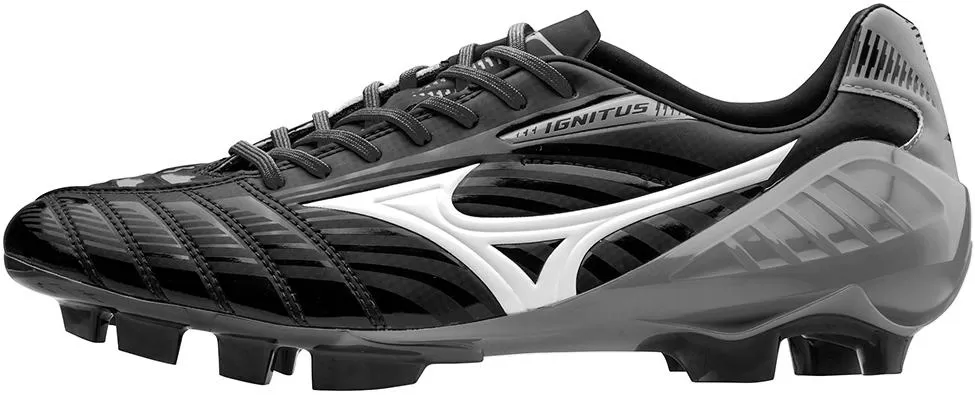 本田圭佑のスパイクの秘密！驚異的な左足を支えるのはミズノ？アディダス？ image 2