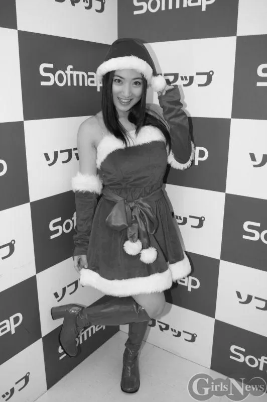 オスカル・タバレス監督が病気と闘いながら、杖をついてピッチサイドに立つ理由 image 0